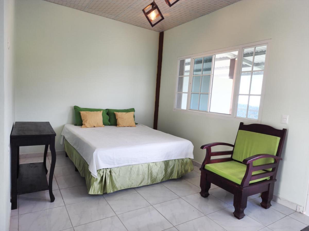 Hotel Y Restaurante Las Margaritas Perquín Szoba fotó