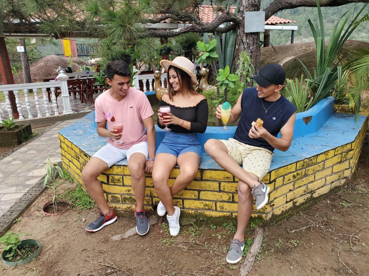 Hotel Y Restaurante Las Margaritas Perquín Kültér fotó