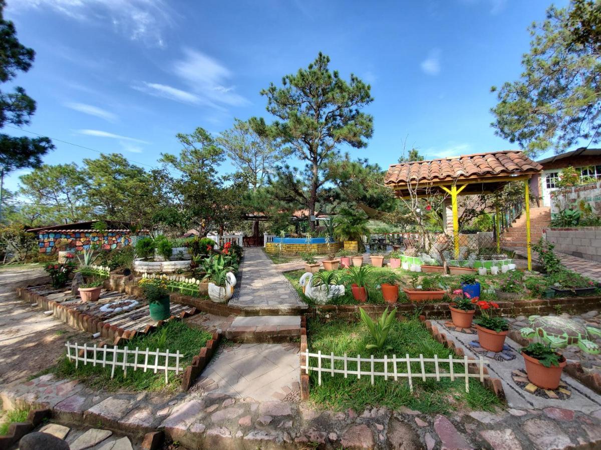 Hotel Y Restaurante Las Margaritas Perquín Kültér fotó